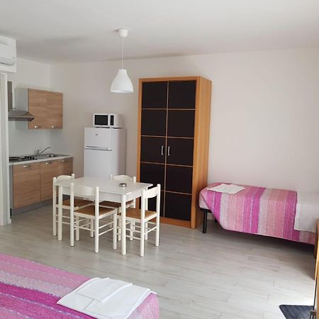 Duna Camere Con Bagno Lido Adriano Kültér fotó