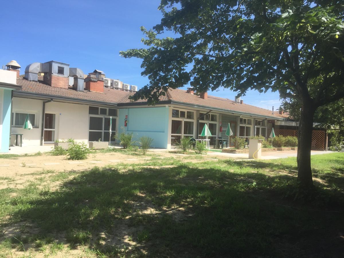 Duna Camere Con Bagno Lido Adriano Kültér fotó